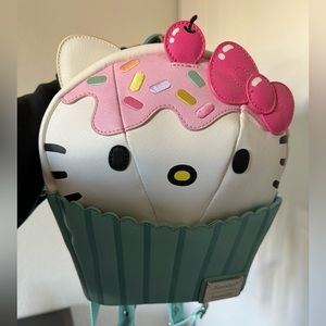 never used hello kitty loungefly backpack!! <3